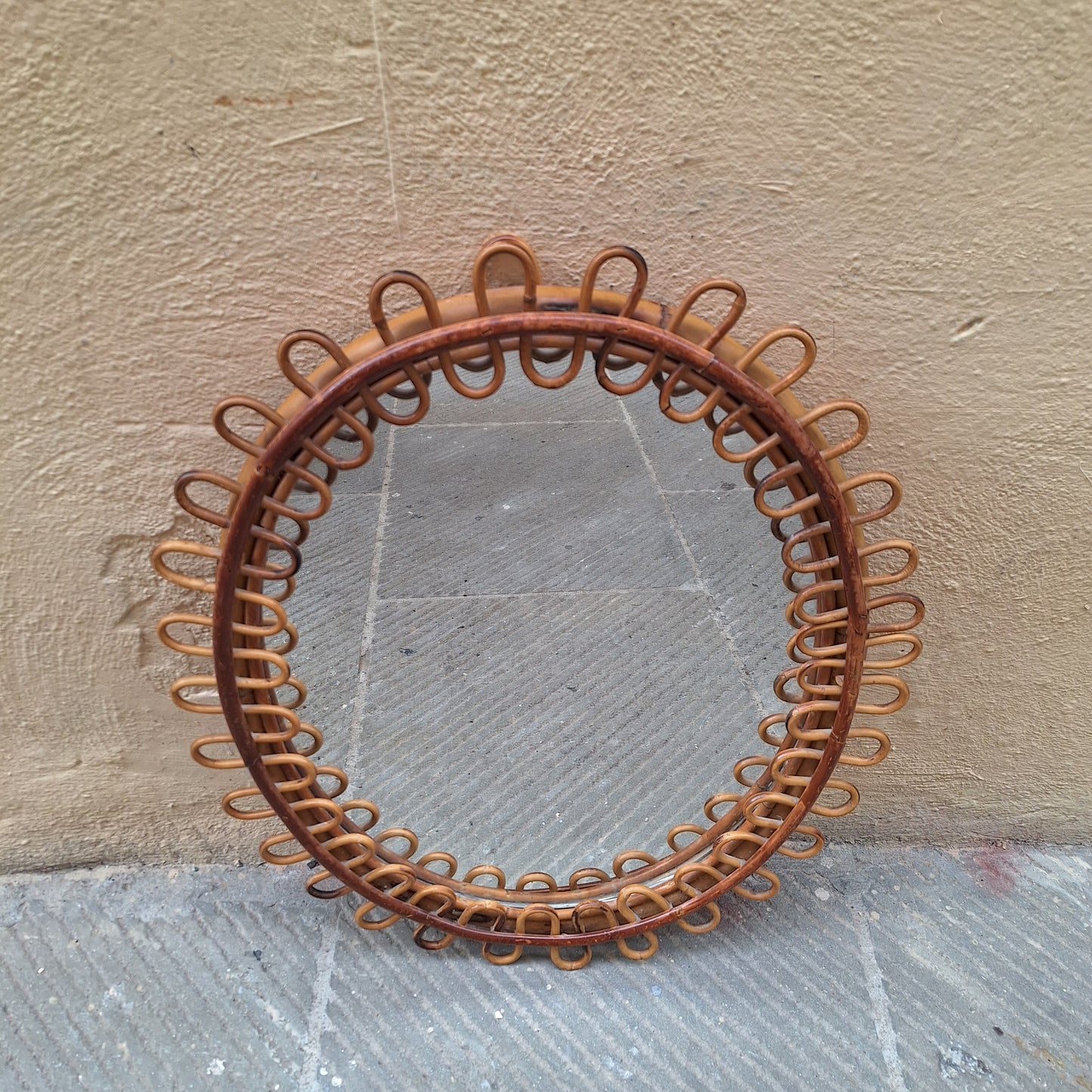 Specchio in rattan curvato in stile Franco Albini, Italia, anni '60
