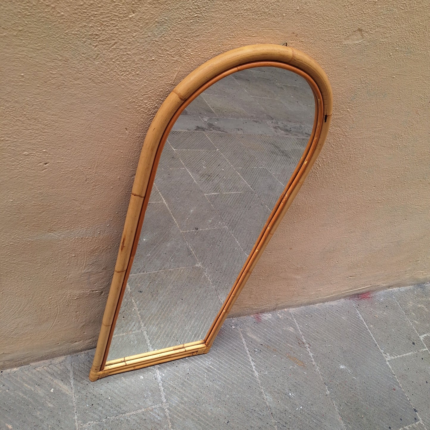 Grande specchio da parete in parete in bambù, Italia, anni '70