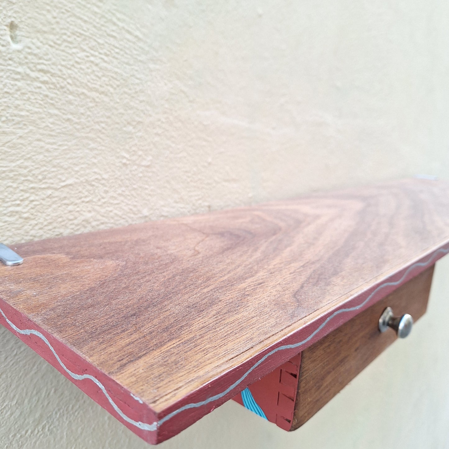 Mensola anni '50 illustrata a mano