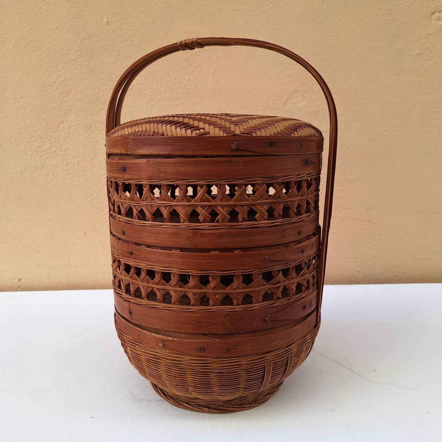 Cestino del buon auspicio anni '70 in rattan