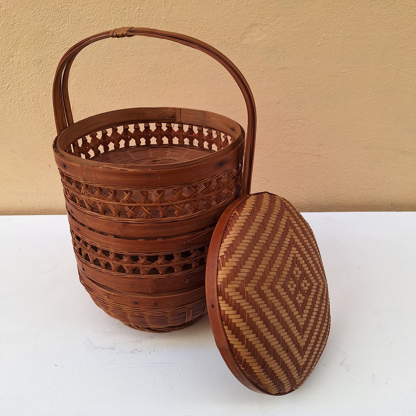 Cestino del buon auspicio anni '70 in rattan