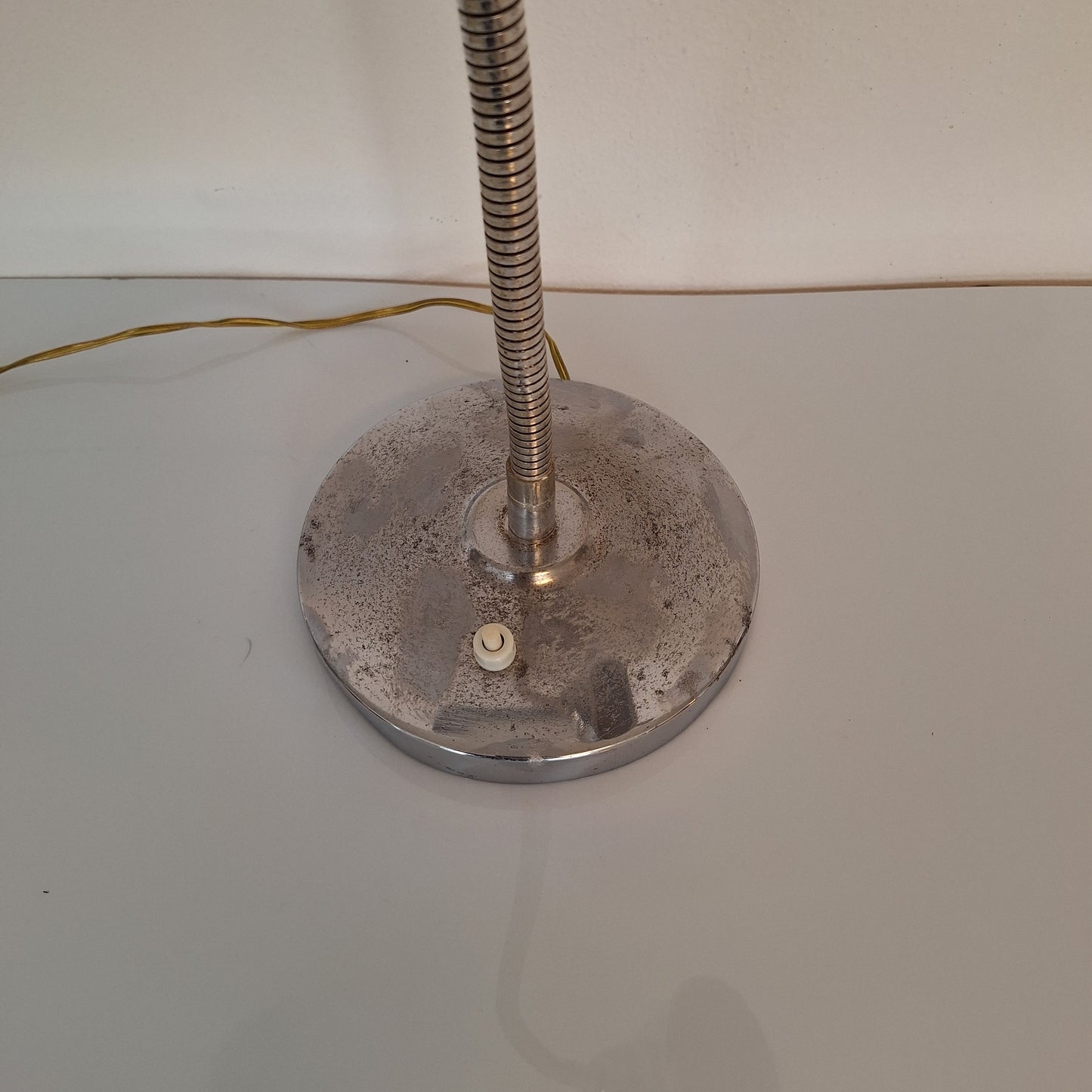 Lampada da tavolo regolabile in cromo, Italia, anni '60