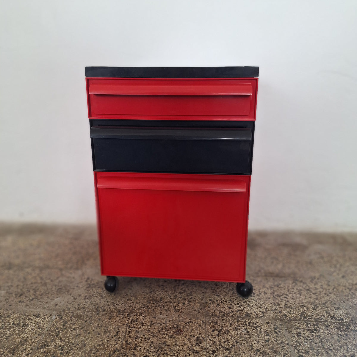 Cassettiera modulare in plastica bicolore Kartell, anni '70