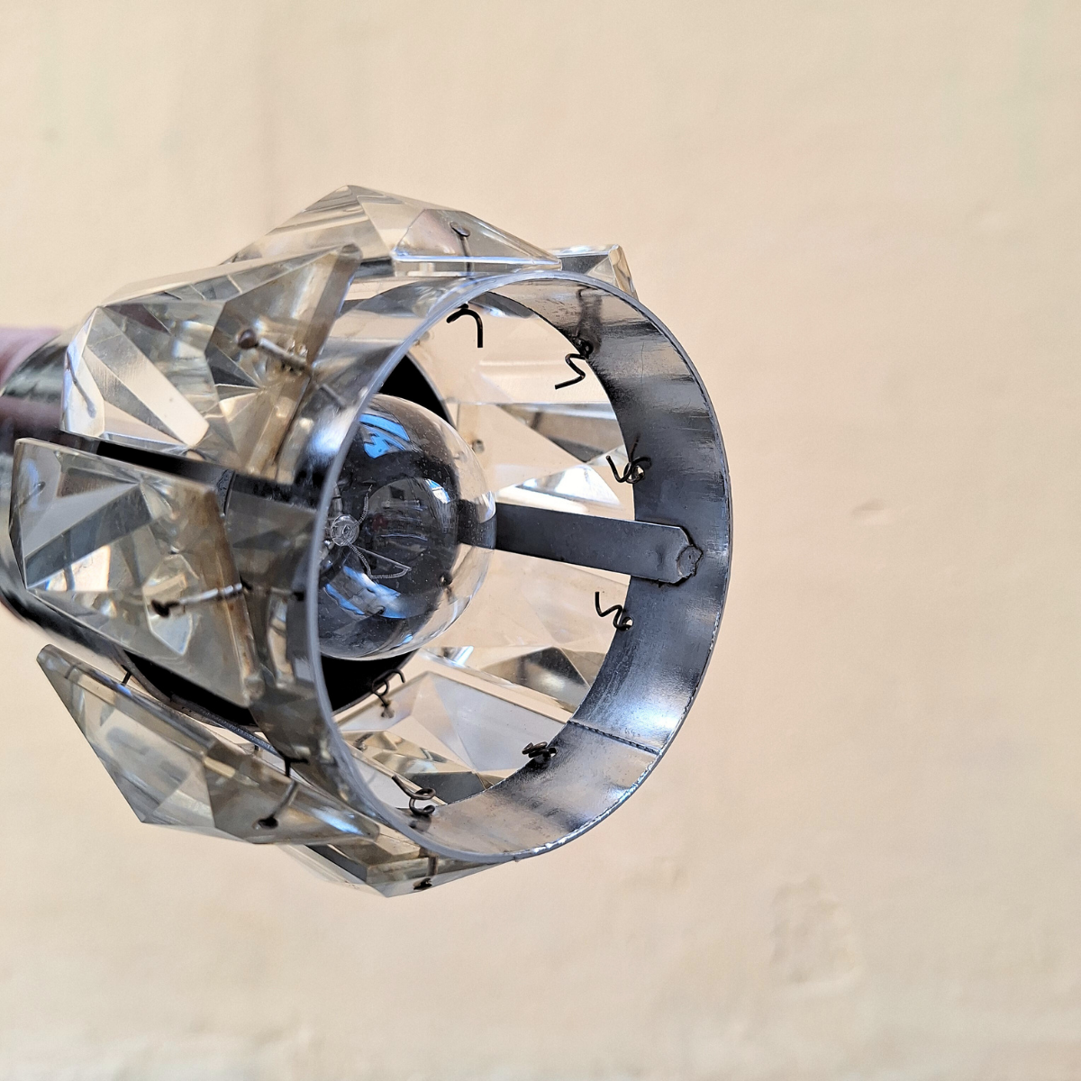 Lampadario anni '60 in acciaio e cristallo