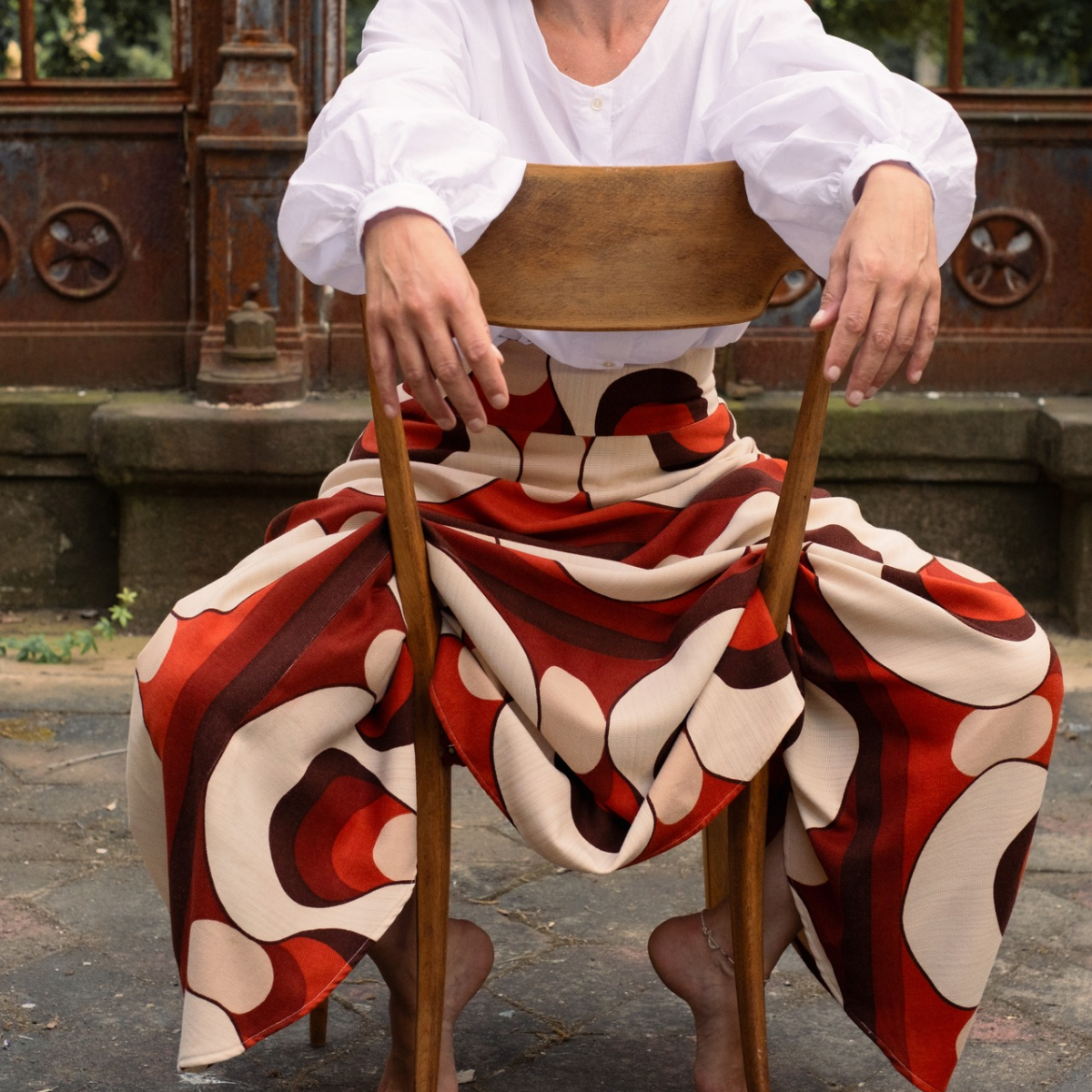Unique en son genre. Jupe circulaire avec tissu original des années 60