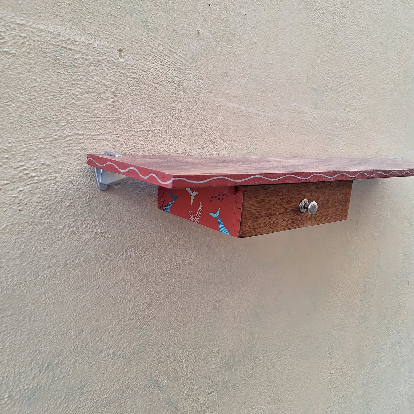 Mensola anni '50 illustrata a mano