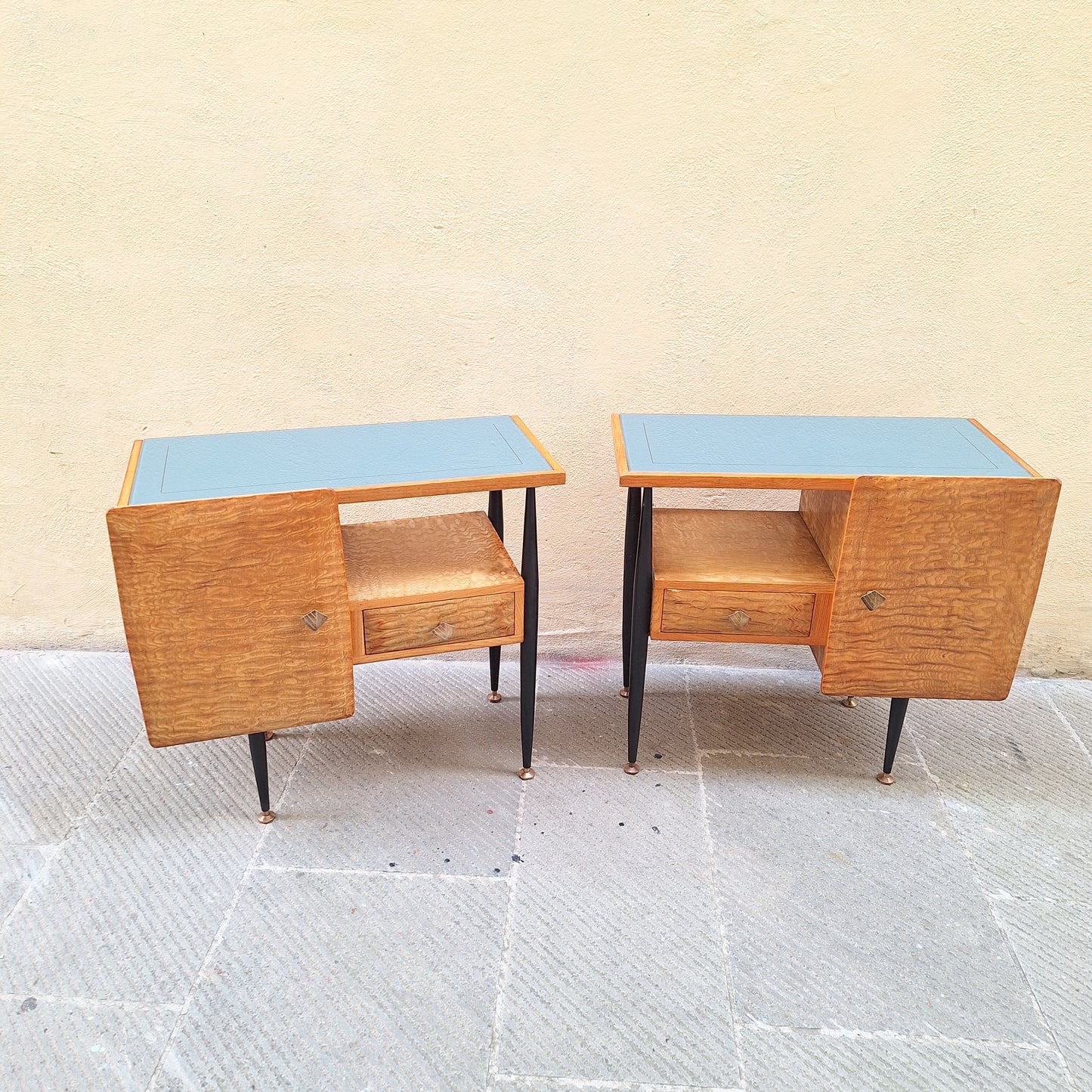 Coppia di comodini anni'50   