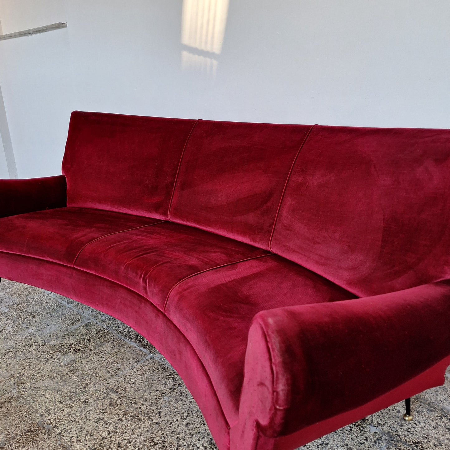 0Divano curvo anni '50 