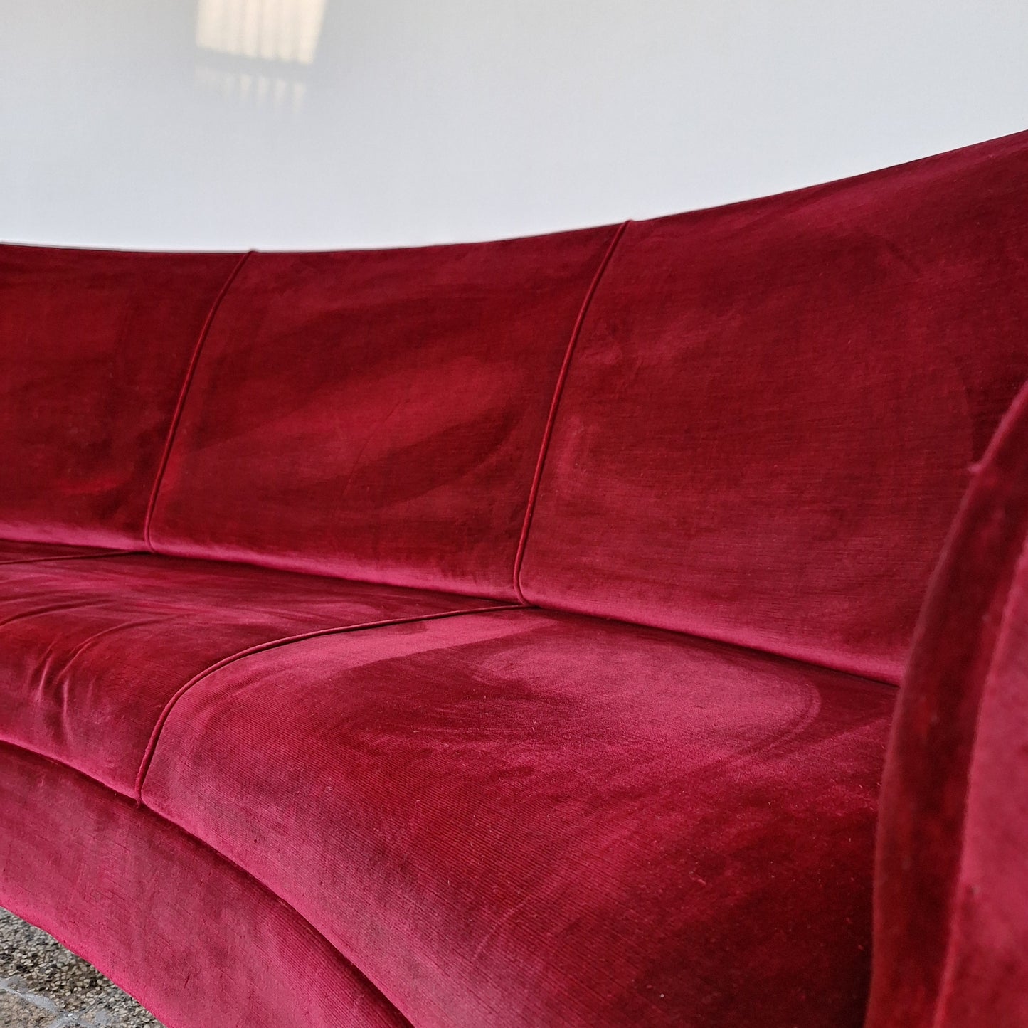 0Divano curvo anni '50 