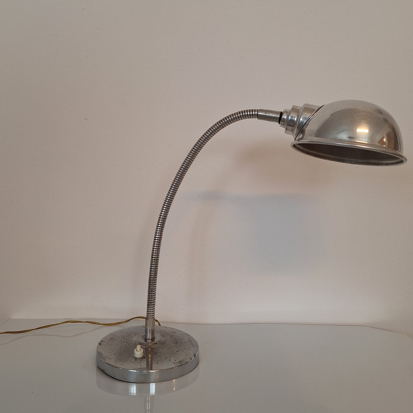 Lampada da tavolo regolabile in cromo, Italia, anni '60
