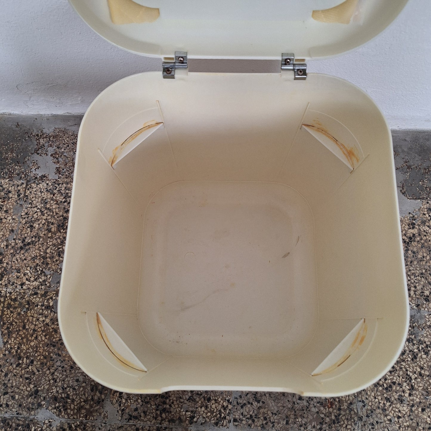 Sgabello contenitore Gioʻ Style anni '80