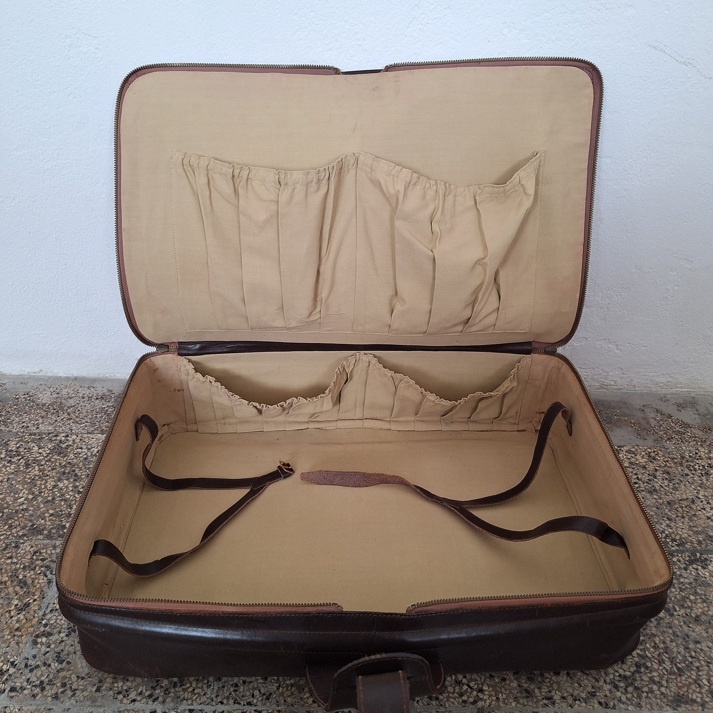Valigia in pelle marrone anni '70