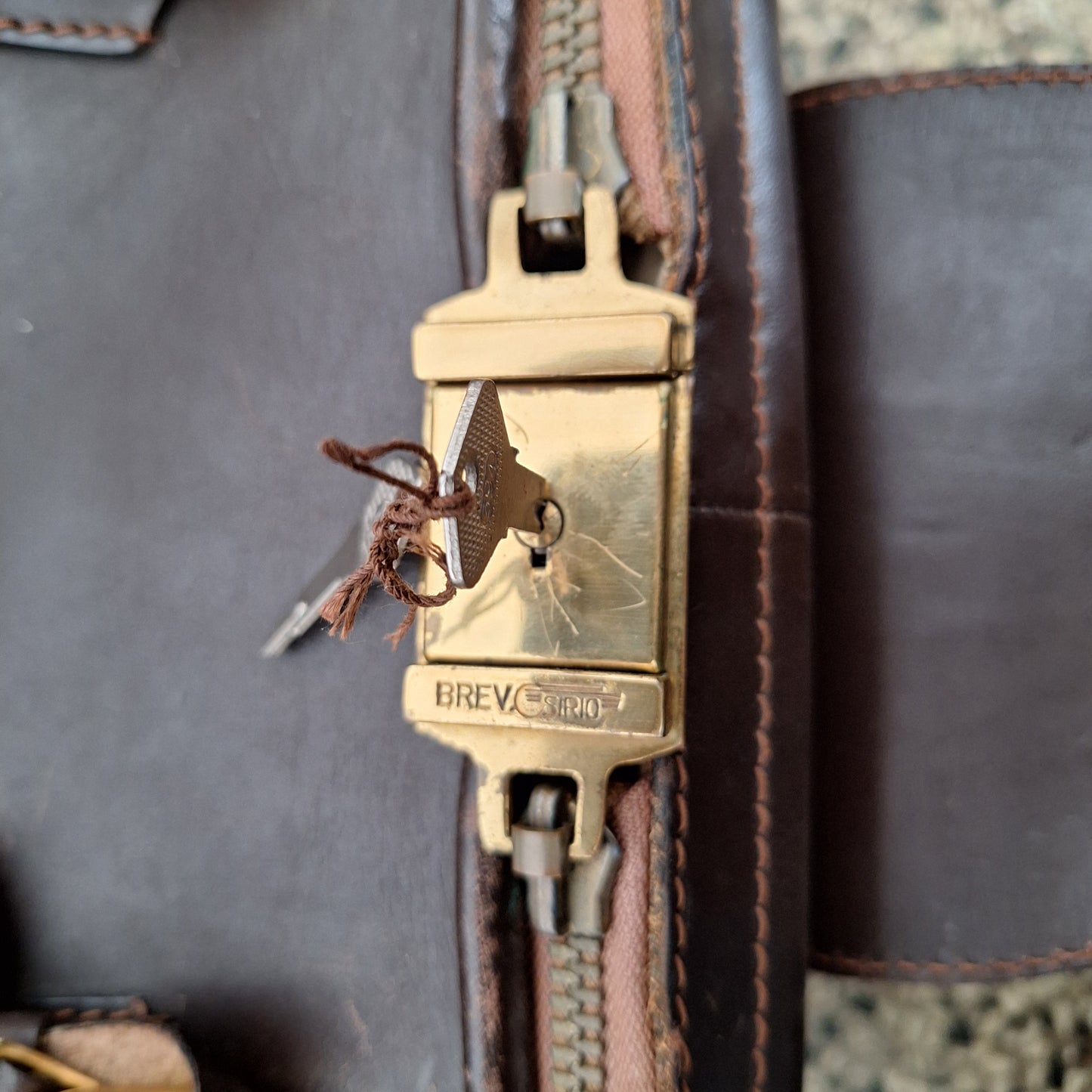Valigia in pelle marrone anni '70