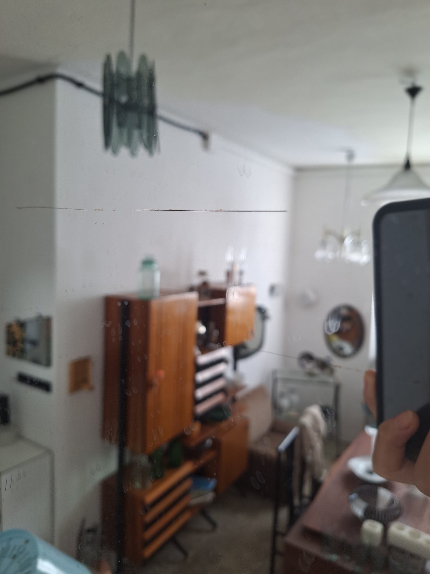 Specchio da parete in bambù e midollino intrecciato anni '70