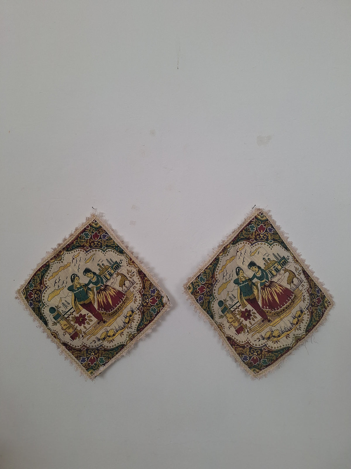 Copriletto matrimoniale in Gobelin/Lurex con motivi orientali anni '60/'70 + 2 copricuscini