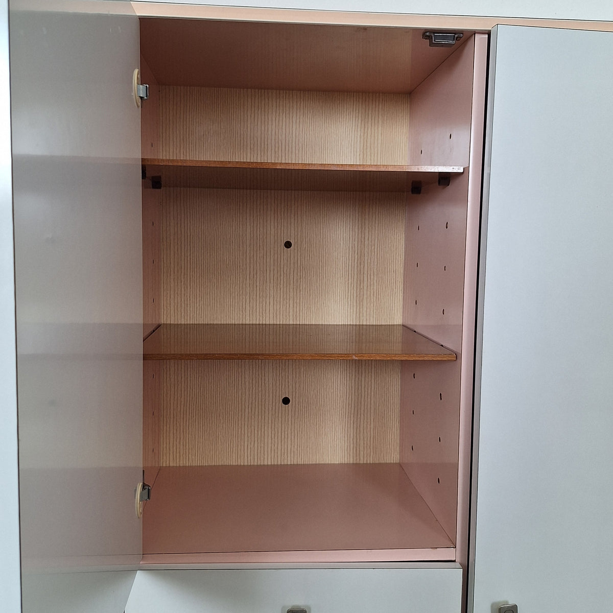 Mobile colonna da bagno in formica rosa e bianca anni '60/'70