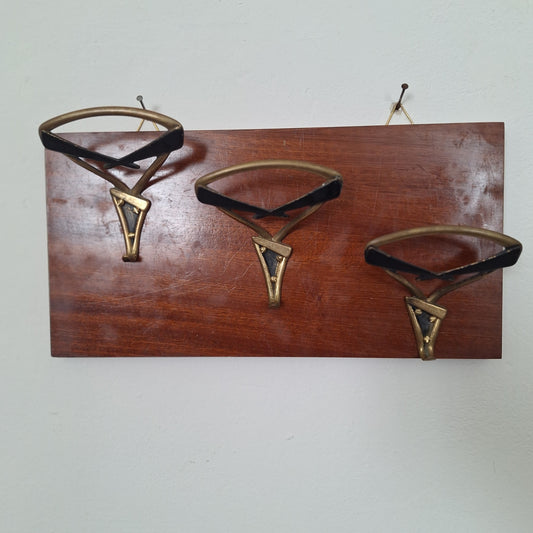 Attaccapanni da parete in legno e ottone, anni '50