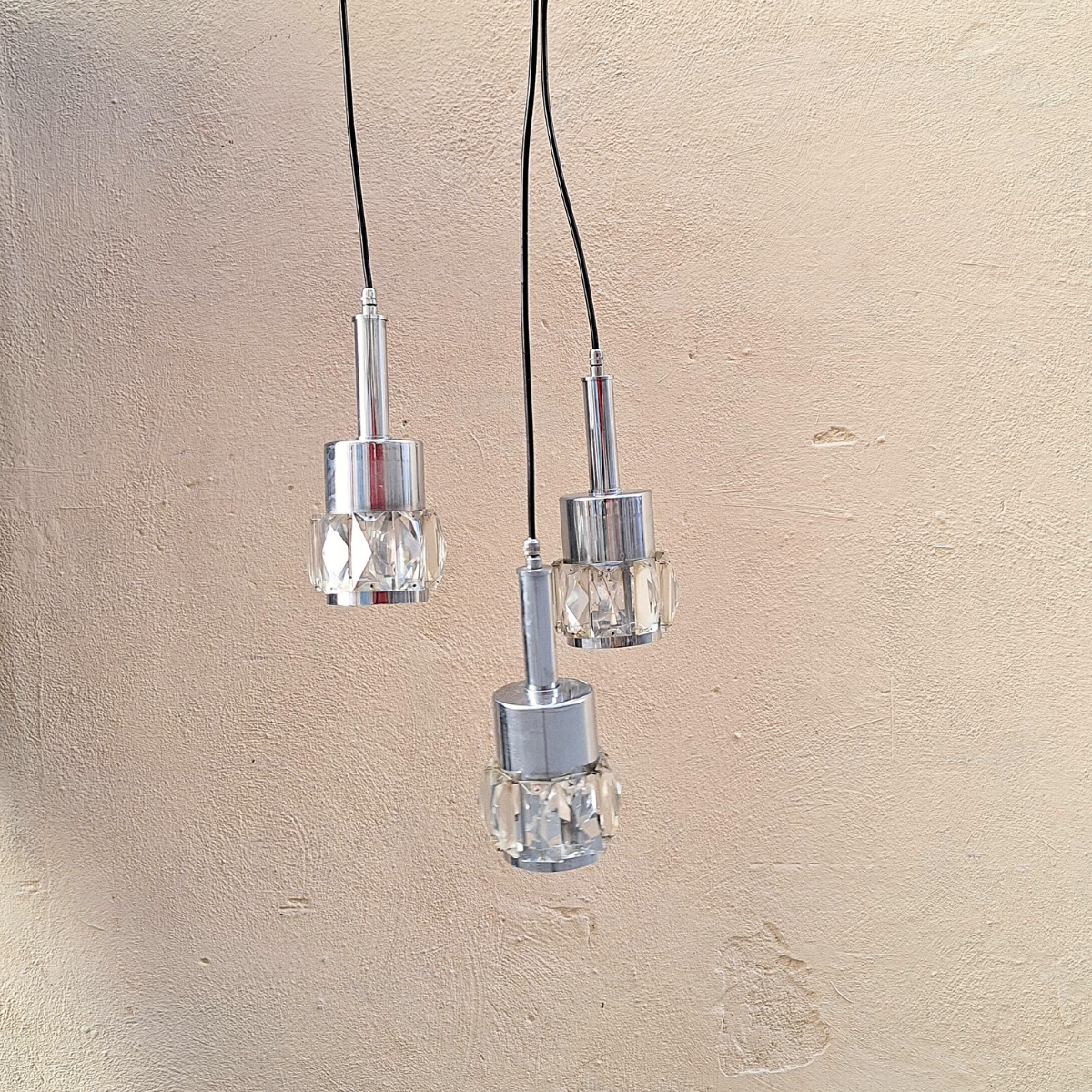 Lampadario anni '60 in acciaio e cristallo