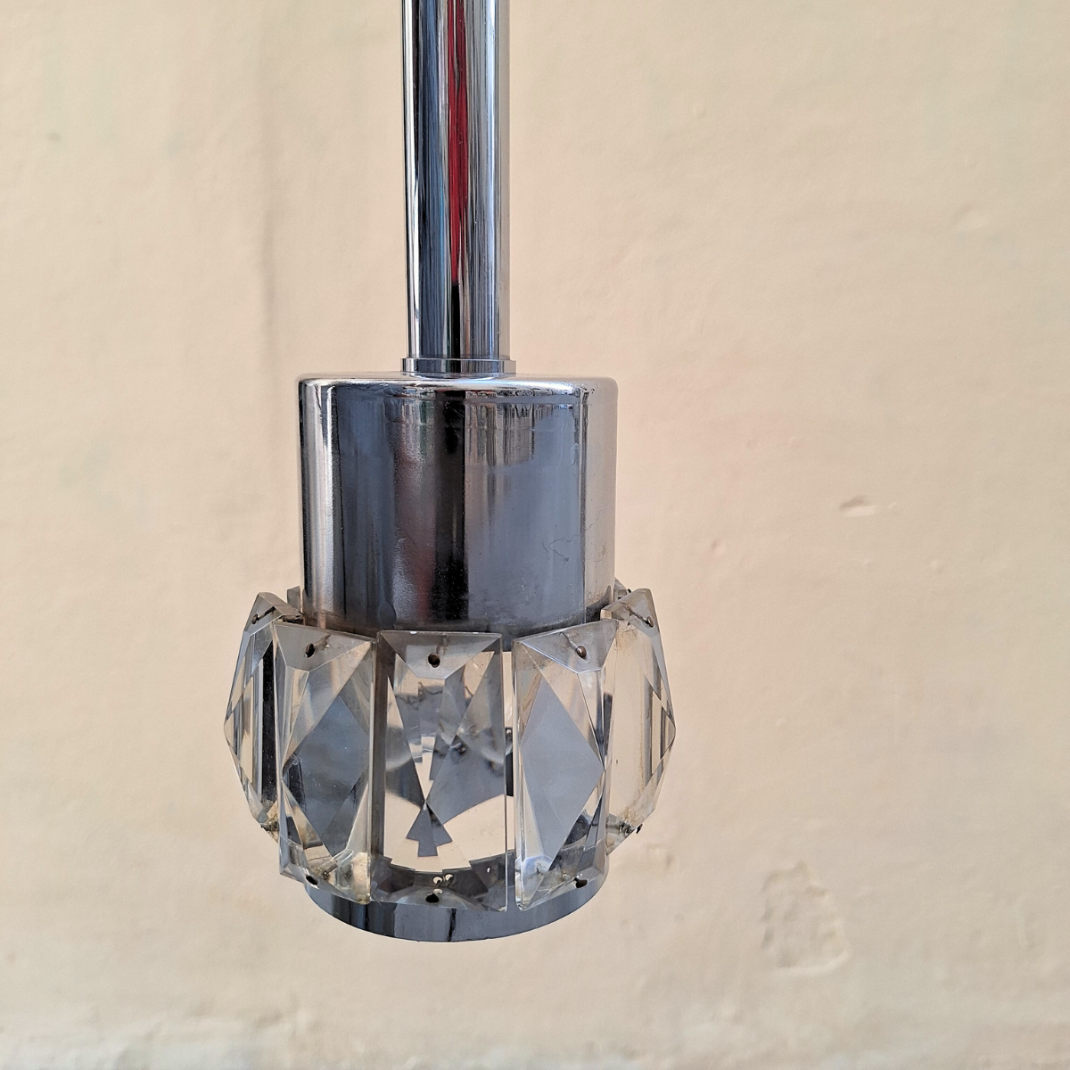 Lampadario anni '60 in acciaio e cristallo