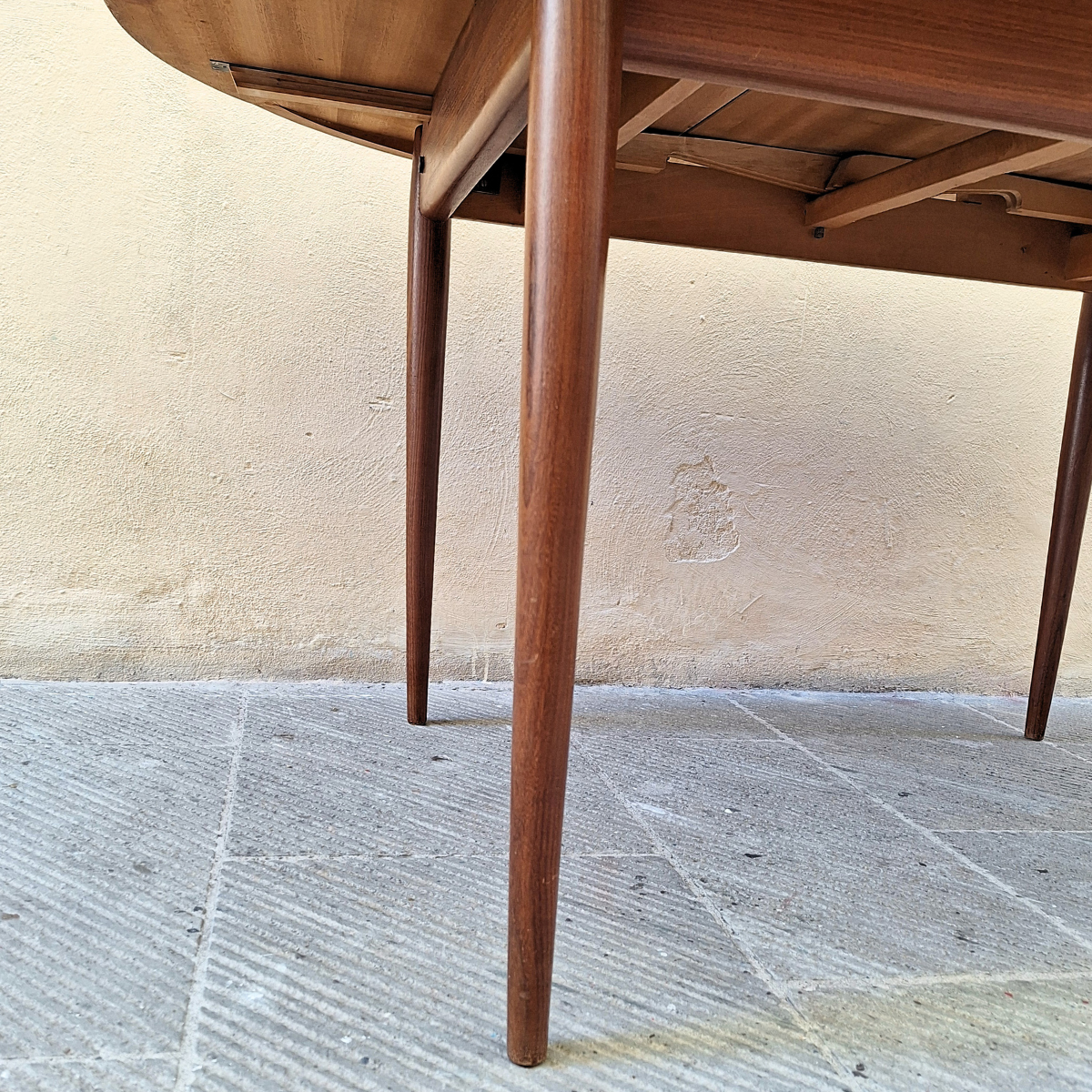 Tavolo ovale allungabile in teak, anni '60