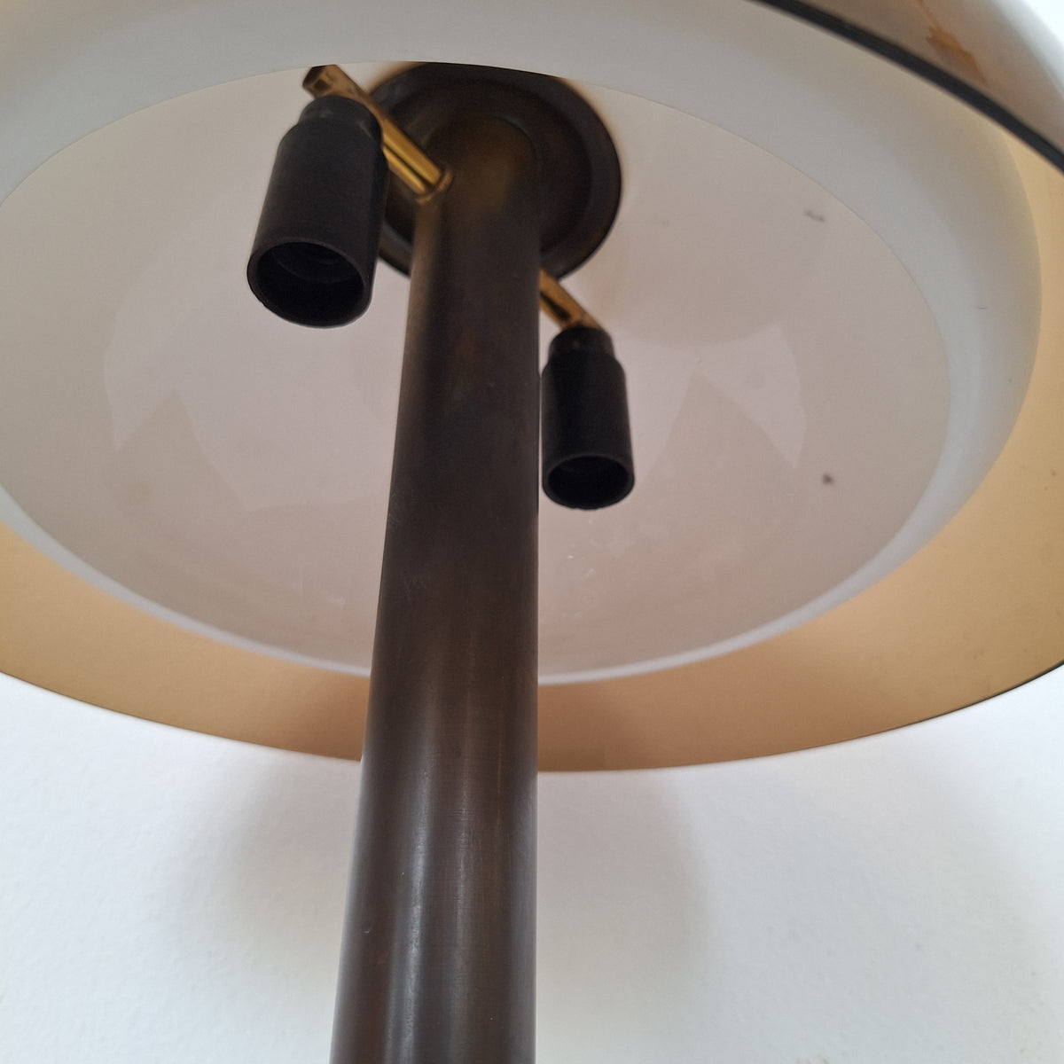 Lampada da tavolo a fungo in metallo e metacrilato anni '70