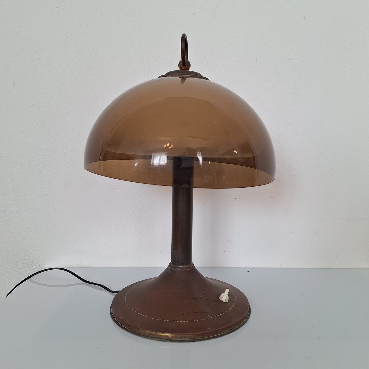 Lampada da tavolo a fungo in metallo e metacrilato anni '70