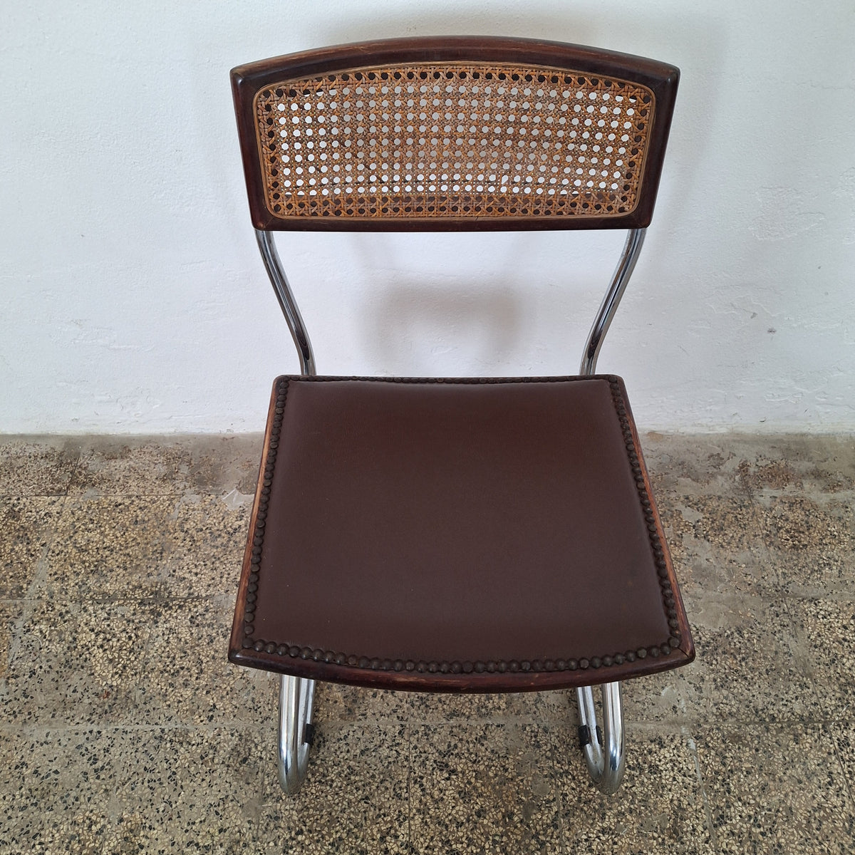 Sedia a sbalzo in tubolare cromato e paglia di Vienna anni '70